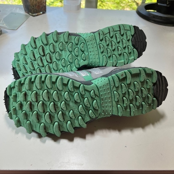 ADIDAS Trainers. Dark gray, silver & turquoise green. Size 8. Mud release soles - Picture 5 of 11